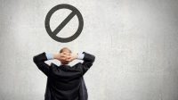 7 Kiat Mudah Singkirkan Pikiran Negatif