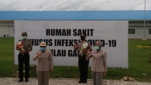 Kepala RSKI Covid-19 Pulau Galang Pulangkan 2 Personel Polda Kepri Yang Sembuh dari Covid-19