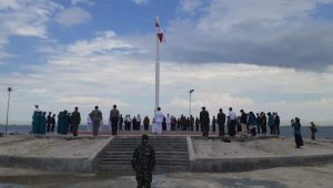 Upacara Bendera di Pulau Putri Berlangsung Khidmat