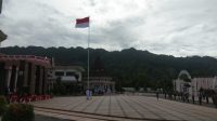 HUT RI Ke-75 Tahun di Kaimana Sukses Atas Dikibarkannya Bendera Satu Tiang Penuh Oleh Ketiga Mantan Paskibra 2019