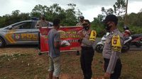 Polsek Daik Lingga Salurkan Bantuan Nasi Bungkus ke Masyarakat Terdampak Covid-19