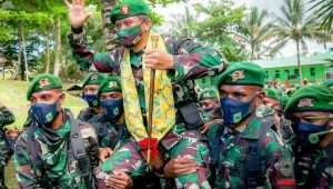 Pangdam XVIII/Kasuari Beserta Ketua Persit KCK PD XVIII/Kasuari Bersama Para Pejabat Kodam Mengunjungi Kabupaten Kaimana