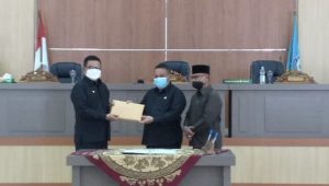 Bupati Basel Sampaikan LKPJ Tahun 2020 di Rapat Paripurna DPRD