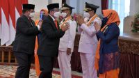 President Jokowi Installs New Governor, Deputy Governor of C. Sulawesi