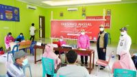Wakil Bupati Karimun Serahkan Bantuan Sembako kepada Keluarga Terinfeksi Covid-19