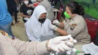 Vaksinasi Bid Dokkes Polda Kepri Bersama Apindo, Sebanyak 17.156 Orang Divaksinasi