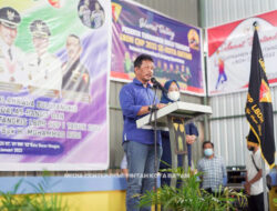 Rudi Resmikan Gedung Olahraga dan Membuka Turnamen Bulutangkis di Kampung Melayu Nongsa