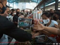 Presiden Jokowi Bagikan Bantuan Modal di Pasar Kebun Lada Kota Binjai