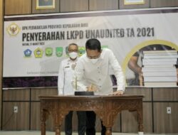 Amsakar Serahkan Laporan Keuangan Pemerintah Daerah Kepada BPK