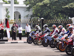 Presiden Jokowi Terima Pembalap MotoGP di Istana Merdeka