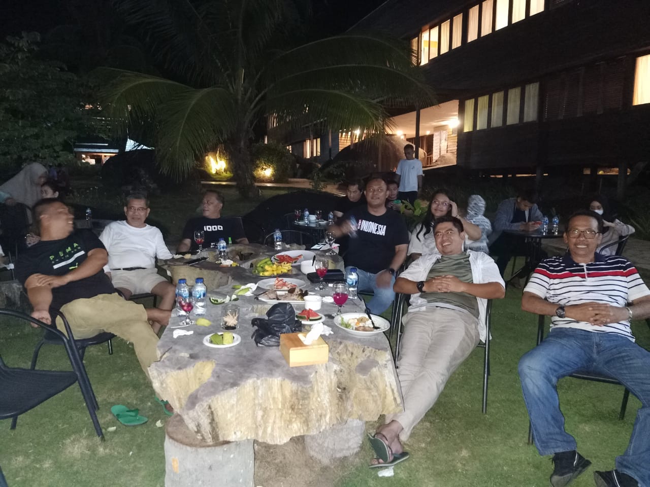 Ketua DPP Gerindra Ir Meirza bersama para Kader saat menggelar malam ke akraban di Natuna Dive risort