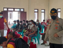 Kunjungi Desa-Desa, Polres Natuna Gesa Vaksinasi