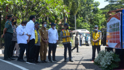 President Jokowi Inspects Cash for Work Program in Cirebon