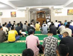 Keluarga Besar Lanud Raden Sadjad Gelar Tarawih Bersama di Mesjid Mina