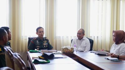 Wali Kota Molen Sambut Kunjungan Kerja Danrem 045/GAYA Diruang Kerjanya