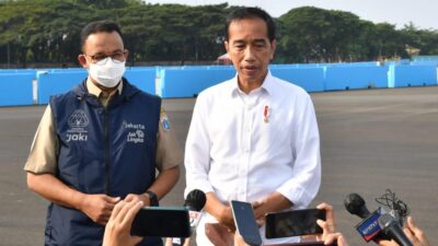 President Jokowi Calls for Careful Measures in Transition to Endemic