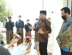 President Jokowi Confirms Smooth Implementation of Eid Prayer, Mudik