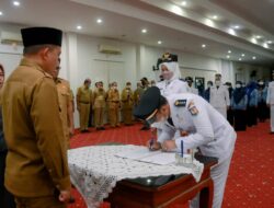 Molen Ingatkan Pelayanan Maksimal Saat Lantik 68 ASN di Lingkungan Pemkot Pangkalpinang
