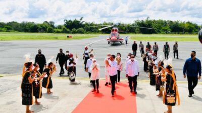 Residents of Ngada, East Nusa Tenggara, Welcomes President Jokowi