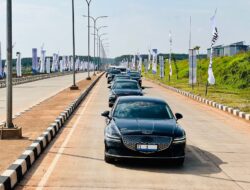 President Jokowi Rides EV to Batang Industrial Estate