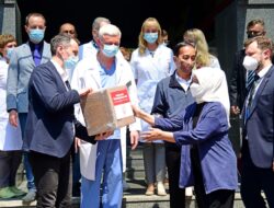First Lady Iriana Jokowi Distributes Aids to Hospital in Kyiv