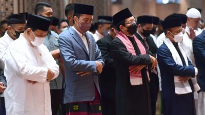President Jokowi Takes Part in Annual Eid al-Adha Prayer