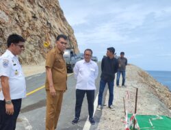 Tinjau Jalan Lingkar Sekunyam, Bupati Minta, Masyarakat Sementara Waktu Tidak Melintasi Jalan Tersebut
