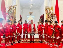 President Jokowi Receives U-16 National Soccer Team