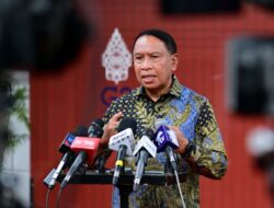 Presiden Jokowi Terima Menpora di Istana Merdeka