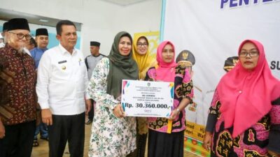 Gubernur Serahkan Bantuan Sembako Untuk Keluarga DTKS Kabupaten Bintan