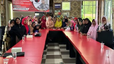 Reses Bersama Majelis Ta’lim, Weni Suguhi Rawon