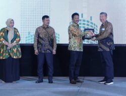 Lagi-Lagi, Rudi Terima Penghargaan, Kali Ini Dari Perusahaan Realestat