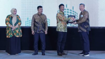 Lagi-Lagi, Rudi Terima Penghargaan, Kali Ini Dari Perusahaan Realestat
