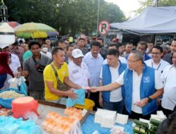 Bersama Mendag, Rudi Tinjau Harga Bahan Pokok di Pasar Tos 3000 Jodoh