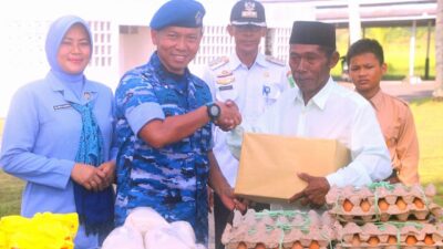Alumni AAU 1997, Bagikan Sembako Kepada Masyarakat Natuna