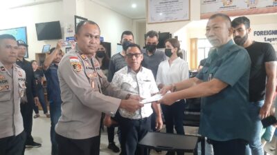 Evakuasi 13 Imigran Asal Irak ke Rumah Detensi Kupang