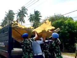 TNI AU Amankan, Dugaan Puing Pesawat Yang Mengapung di Laut Natuna