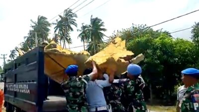 TNI AU Amankan, Dugaan Puing Pesawat Yang Mengapung di Laut Natuna