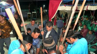 Bupati Natuna, Hadiri Acara Ngemping Padi di Desa Cemaga