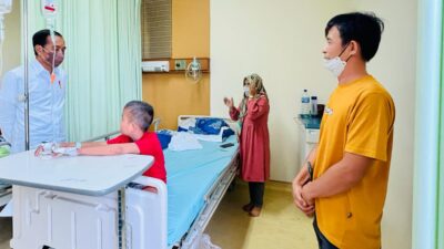 Tiba di Pekanbaru, Presiden  Tinjau RSUD Arifin Achmad