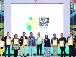 Diskominfo Kota Kupang Menerima Penghargaan Jabar Saber Hoaks Awards 2023 dari Pemprov Jabar