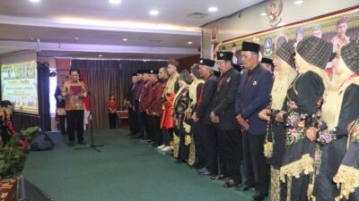 Gubernur Kepri Kukuhkan Keluarga Suku Piliang Minangkabau Provinsi Kepri
