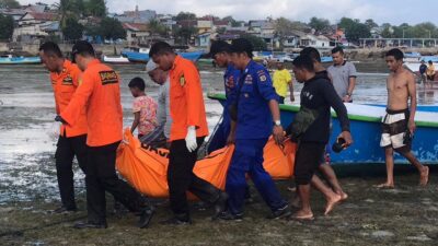 WNA Ditemukan Tewas Di Pantai Namosain, Tim SAR Gabungan di Kupang Lakukan Evakuasi
