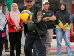 Asmar Buka Turnamen Volly, Ball PKK Kepulauan Meranti