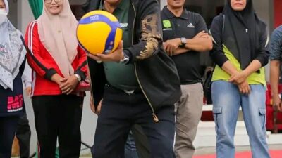Asmar Buka Turnamen Volly, Ball PKK Kepulauan Meranti