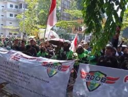 Aksi Demonstrasi Aliansi Pengemudi Online Batam: Mengecam Kebijakan Tarif yang Tidak Adil dan Menginginkan Perlindungan Hak