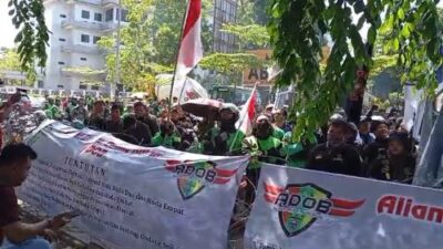 Aksi Demonstrasi Aliansi Pengemudi Online Batam: Mengecam Kebijakan Tarif yang Tidak Adil dan Menginginkan Perlindungan Hak