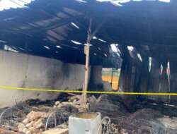 13 Kios di Pasar Seken Sengkuang Ludes Terbakar