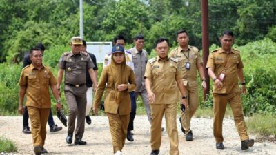 Tinjau Ruas Jalan Pasar Modern, Bupati Asmar: Insyaallah Bulan Ini Mulai Kita Bangun