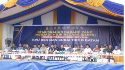 Sekda Jefridin Hadiri Pemusnahan Barang Sitaan Bea Cukai Batam